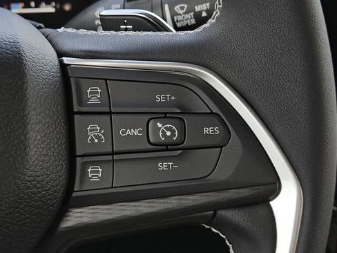 New 2025 Jeep Grand Cherokee L Laredo image 19