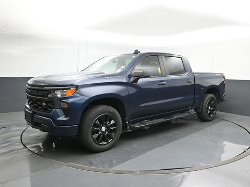Used 2022 Chevrolet Silverado 1500 Custom image 2