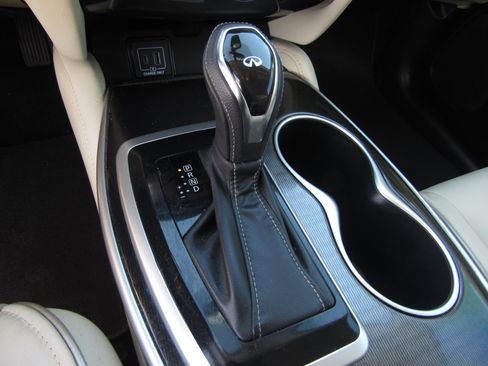 Used 2020 INFINITI QX60 Luxe w/ Essential Package FWD image 22