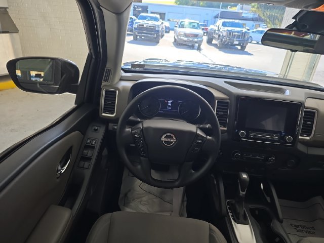 Used 2022 Nissan Frontier SV AWD/4WD image 12