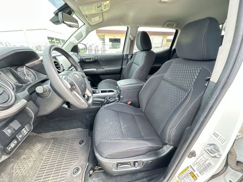 Used 2022 Toyota Tacoma SR5 w/ Trail Edition AWD/4WD image 17
