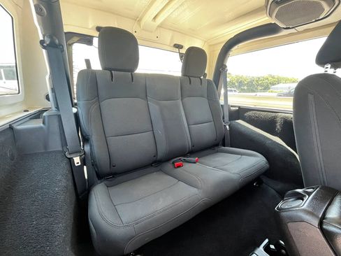Used 2019 Jeep Wrangler Sport AWD/4WD image 11