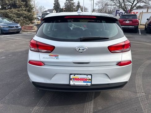 Used 2018 Hyundai Elantra GT image 4