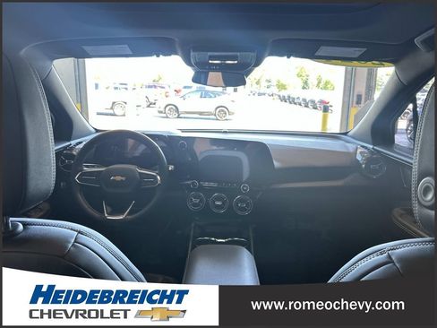 Used 2024 Chevrolet Blazer EV LT AWD/4WD image 16