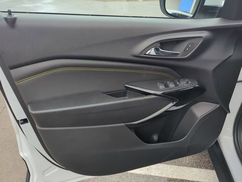 New 2026 Chevrolet Trax LT w/ Sunroof Package image 10