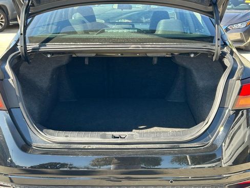 Used 2025 Nissan Altima 2.5 SV image 12