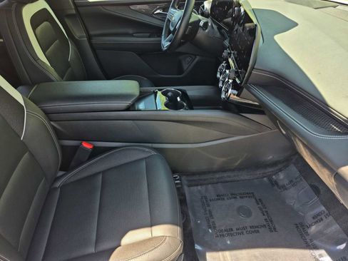 Used 2024 Chevrolet Blazer EV LT AWD/4WD image 18