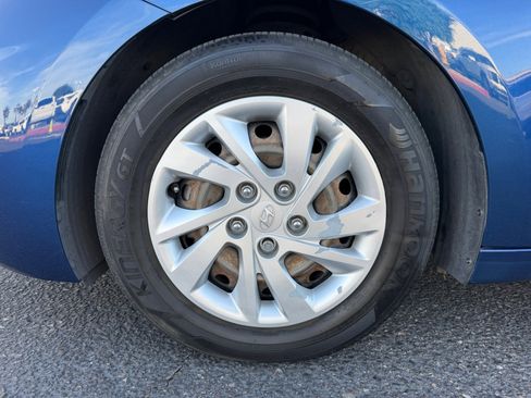 Used 2020 Hyundai Elantra SE image 26