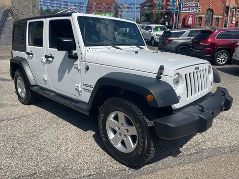 Used 2016 Jeep Wrangler Unlimited Sport w/ Quick Order Package 24S AWD/4WD image 3