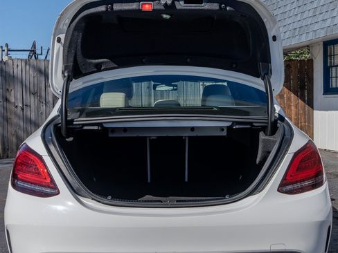 Used 2019 Mercedes-Benz C 300 Sedan image 9