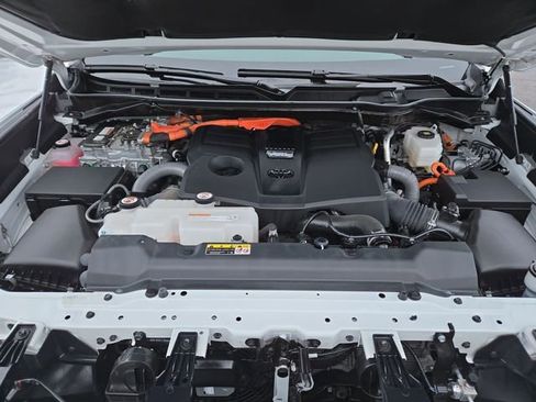 Used 2024 Toyota Tundra Platinum image 37