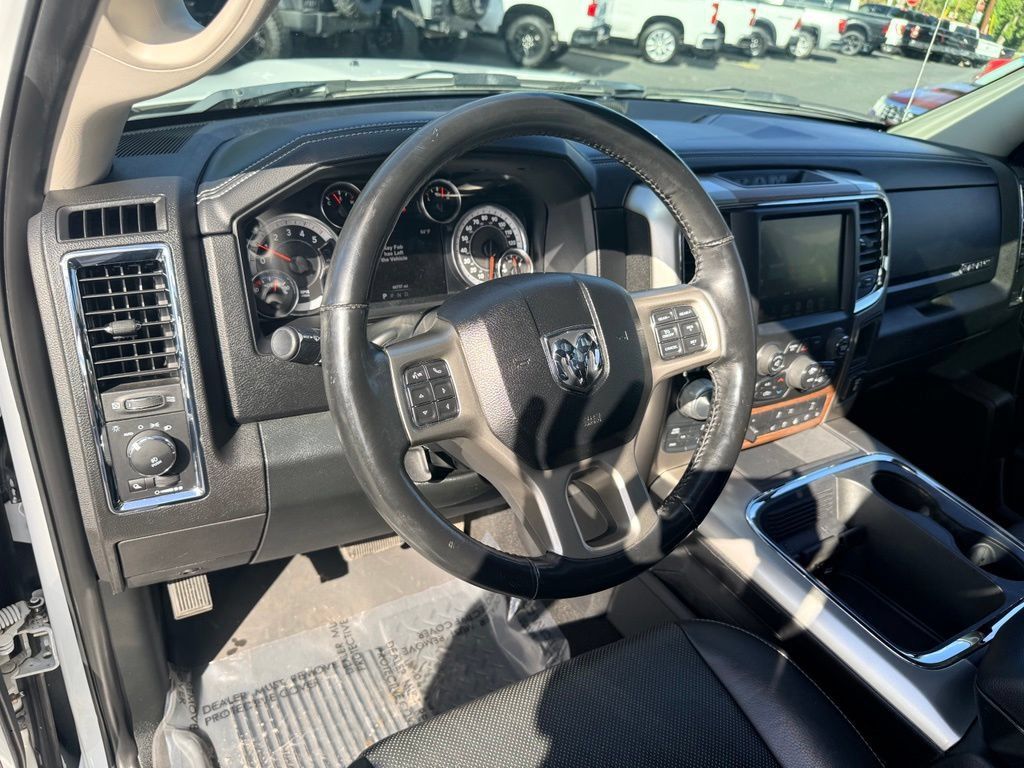 Used 2017 RAM 1500 Laramie AWD/4WD image 22