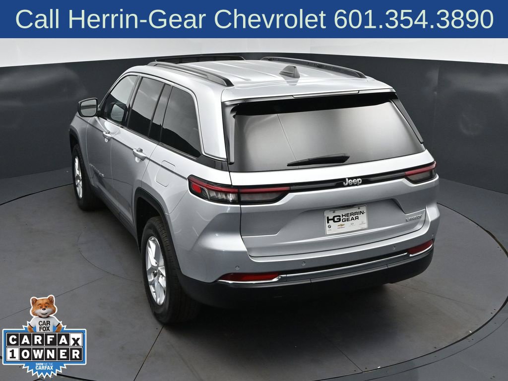 Used 2025 Jeep Grand Cherokee Laredo X w/ Luxury Tech Group I RWD image 33