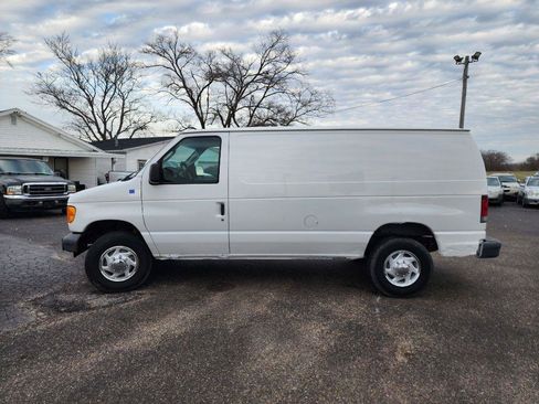 Used 2006 Ford E-350 and Econoline 350 Super Duty RWD image 9