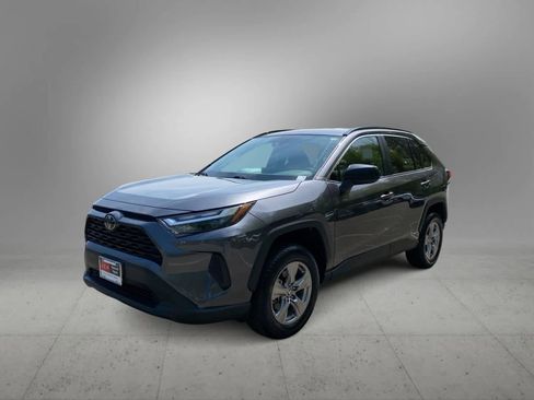 Used 2025 Toyota RAV4 LE AWD/4WD image 1
