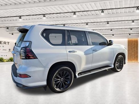 Used 2023 Lexus GX 460 Luxury w/ Sport Design Package AWD/4WD image 11