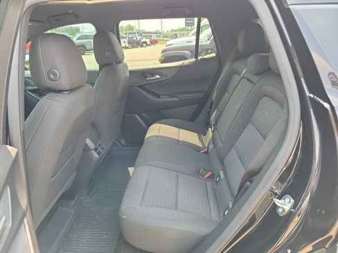 Used 2025 Chevrolet Equinox LT w/ Safety and Technology Package FWD image 11