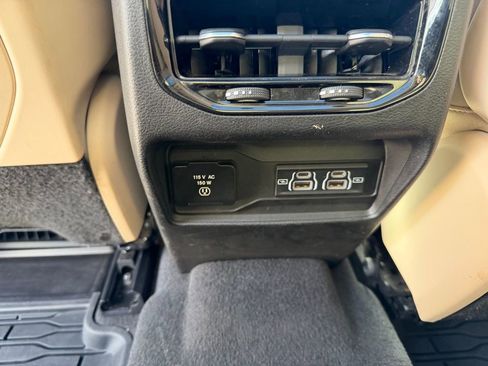 Used 2021 Jeep Grand Cherokee L Limited w/ Trailer Tow Group (B) image 31