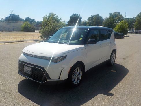 Used 2025 Kia Soul S image 1
