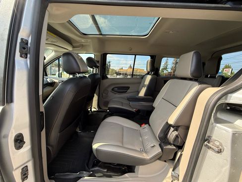 Used 2016 Ford Transit Connect Titanium FWD image 11