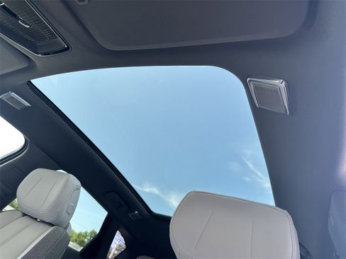 New 2025 Cadillac Optiq Luxury 1 image 26