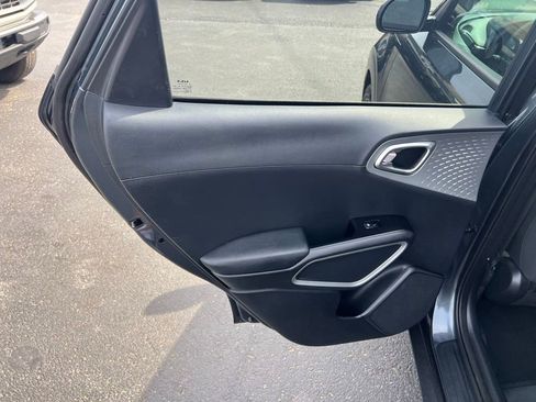 Used 2023 Kia Soul S FWD image 15