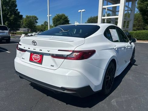Used 2025 Toyota Camry SE FWD image 7