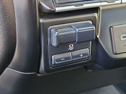 Used 2023 Chevrolet Silverado 2500 LT w/ Convenience Package image 22