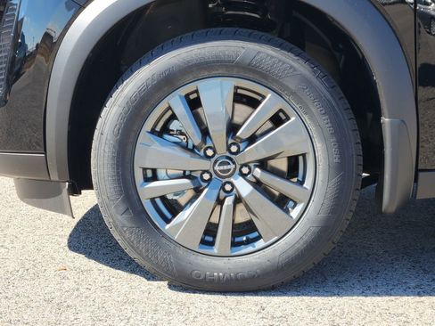 New 2026 Nissan Pathfinder SV image 7