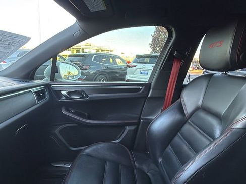 Used 2018 Porsche Macan GTS image 22