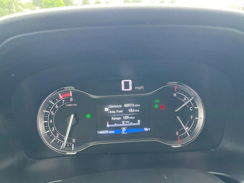 Used 2017 Honda Pilot Touring image 23