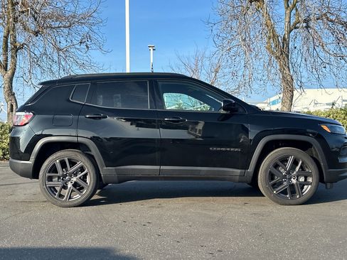 New 2026 Jeep Compass Latitude w/ Sun and Sound Group image 3