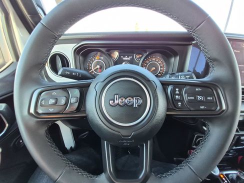 Certified 2025 Jeep Wrangler Unlimited Sport AWD/4WD image 26
