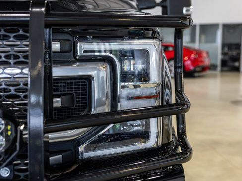 Used 2022 Ford F250 Platinum w/ FX4 Off-Road Package AWD/4WD image 13
