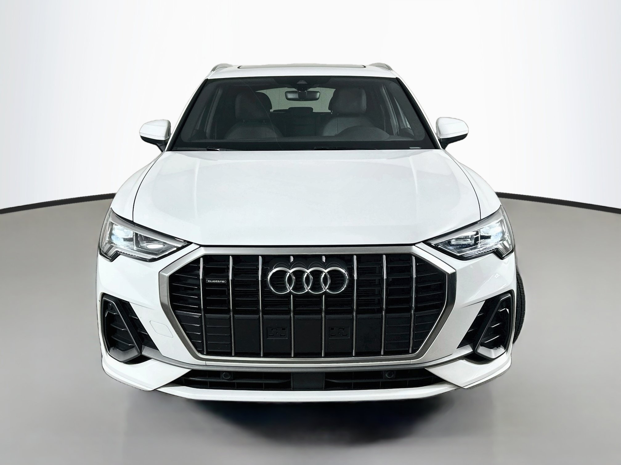 Used 2025 Audi Q3 2.0T Premium AWD/4WD image 2