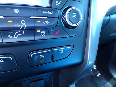 Used 2019 Ford Escape SEL AWD/4WD image 25