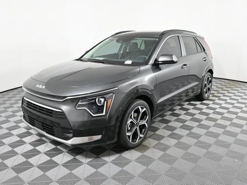 New 2025 Kia Niro EX Touring image 2