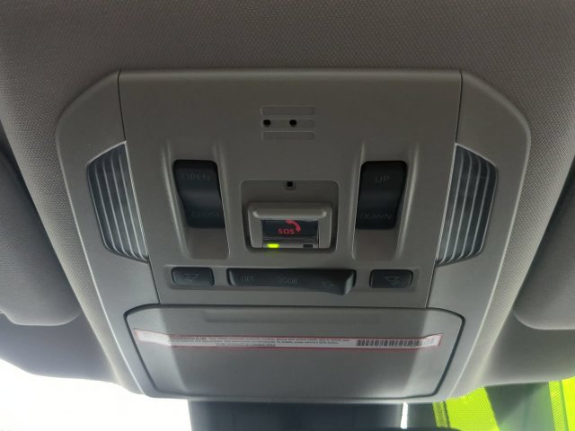 Used 2022 Toyota Highlander XLE FWD image 25