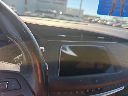 Used 2019 Cadillac XT4 Premium Luxury image 17