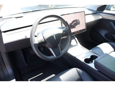 Used 2023 Tesla Model 3 Standard Range RWD image 11