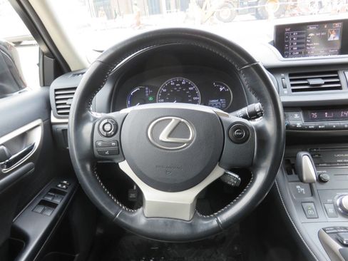 Used 2017 Lexus CT 200h w/ Navigation System Package image 14