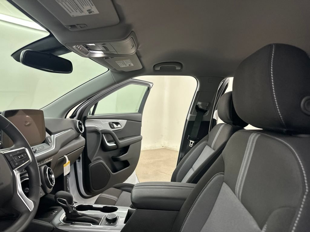 New 2026 Chevrolet Blazer LT w/ Convenience Package AWD/4WD image 30