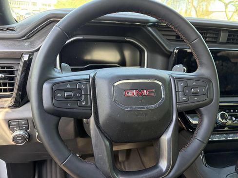 Used 2024 GMC Sierra 1500 AT4 w/ Technology Package AWD/4WD image 16