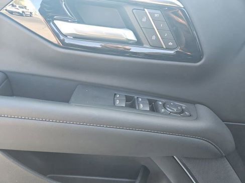 Used 2025 Chevrolet Tahoe LT w/ Comfort Package image 5