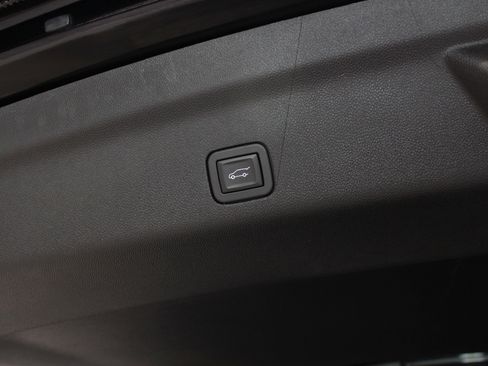 Used 2025 Cadillac Escalade Sport Platinum image 86