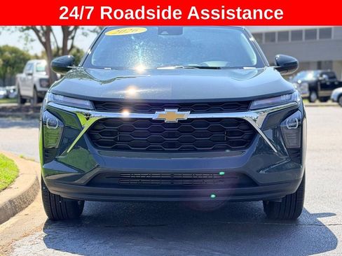 Used 2026 Chevrolet Trax LS w/ LS Convenience Package FWD image 5