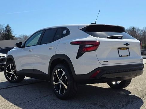 New 2026 Chevrolet Trax RS image 14