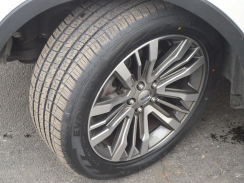 Used 2017 Ford Explorer Platinum AWD/4WD image 25