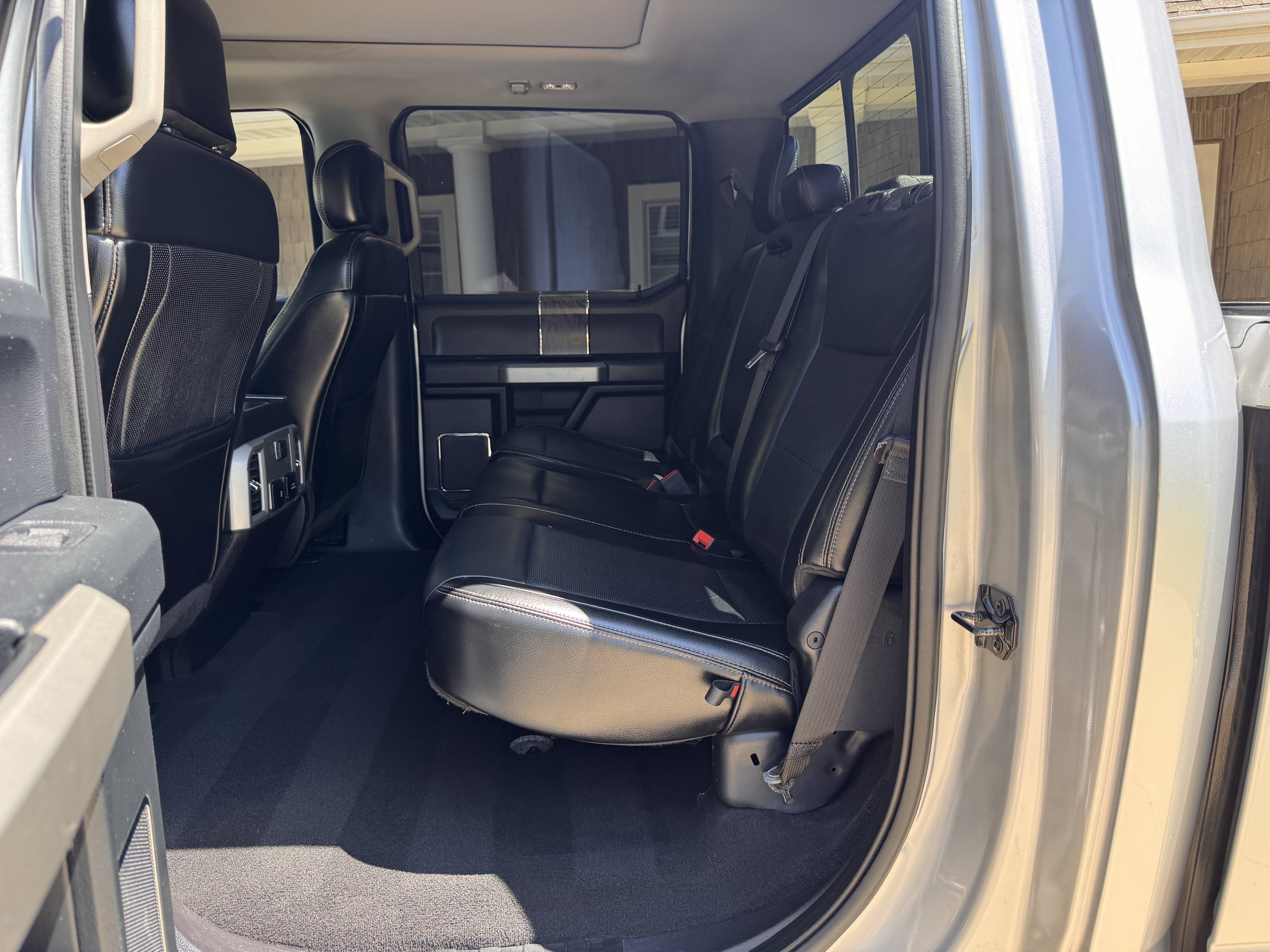Used 2019 Ford F250 Lariat w/ Lariat Ultimate Package AWD/4WD image 14