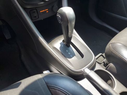 Used 2018 Chevrolet Trax LT w/ LT Convenience Package FWD image 15